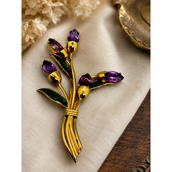 UNSIGNED Jewelry - Vintage Gold Tone Purple Glass Enamel Flower Bouquet Brooch Large Statement